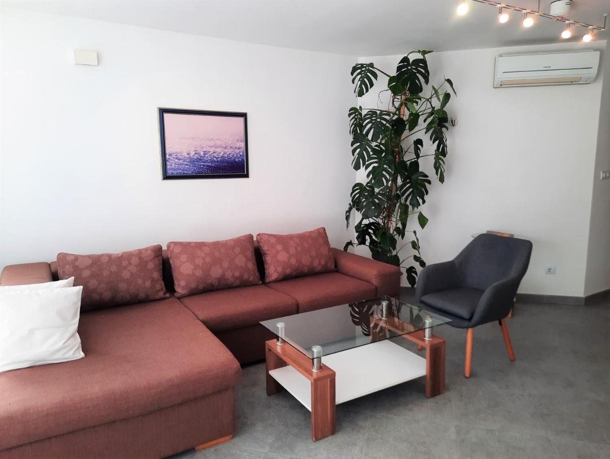 Apartment Mato Barbariga Exterior photo